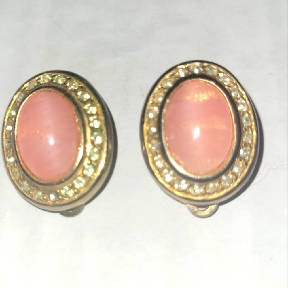 Clip Earrings Vintage Peach Oval cabachon with clear crystal trim gold tone